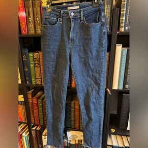 Levi’s 721 High Rise Dark Wash Skinny Jeans